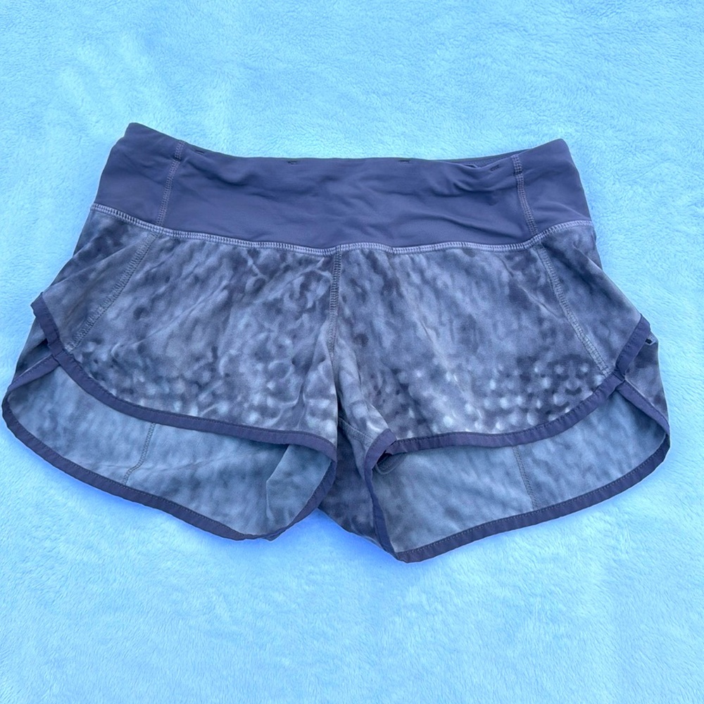 EUC Lululemon speed shorts Snowy Owl size 2